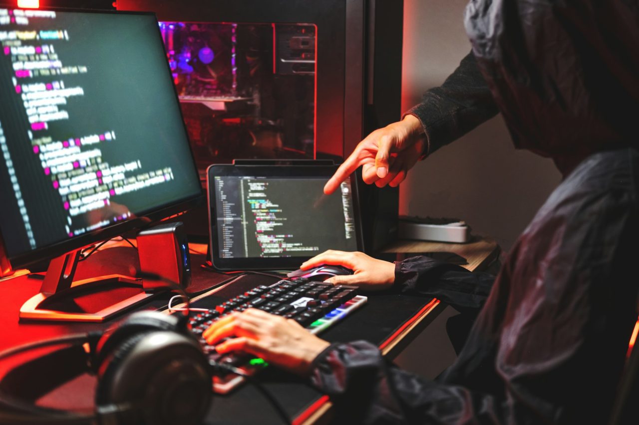 Site DT 1 dangerous hooded hacker